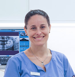 Higienista Laura Moreno Equipo ESTOCLINIC Clínica dental Terrassa