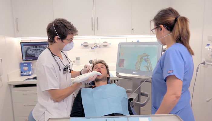 Visualiza tu futura sonrisa gracias a ClinCheck de Invisalign